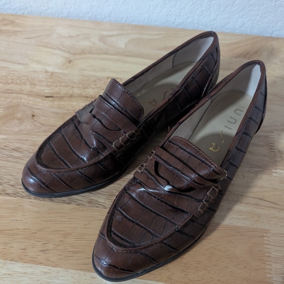 Unisa Crocodile Pattern Loafer / 8 - Picture 2 of 6